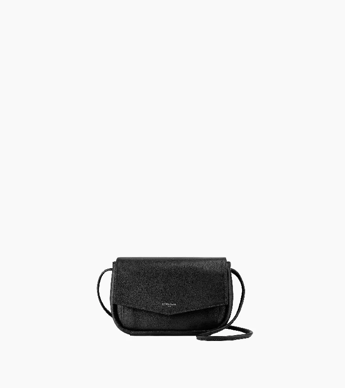 Rustic Bags For Outdoor And Nature-Inspired Looks Charlotte clutch with removable crossbody strap in smooth leather
