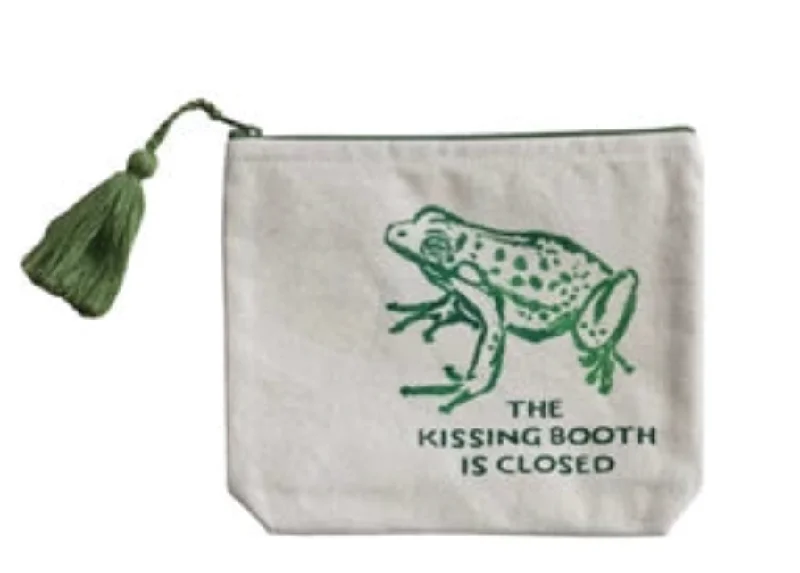 kissing