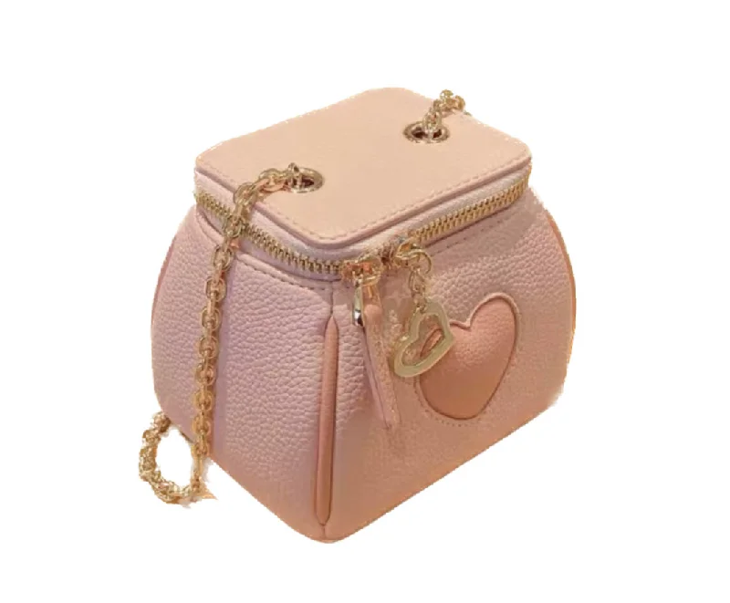 Rustic Bags For Outdoor And Nature-Inspired Looks Heart Box Bag