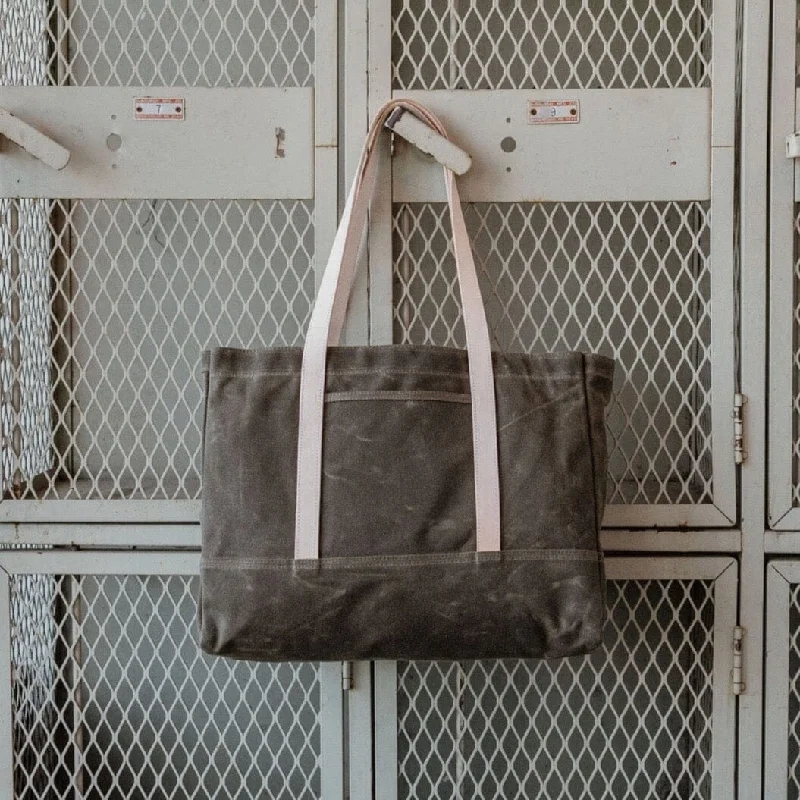 Lightweight And Functional Bags For Travel And Work Gaviota Canvas Tote - Field Tan/Veg-Tanned