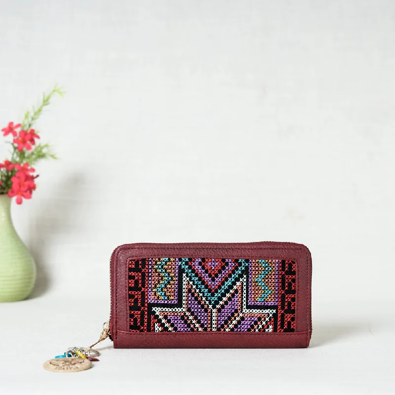 Handcrafted Embroidered Clutch Wallet with Keychain