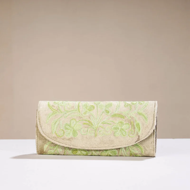 Beige - Original Chain Stitch Crewel Embroidery Velvet Clutch