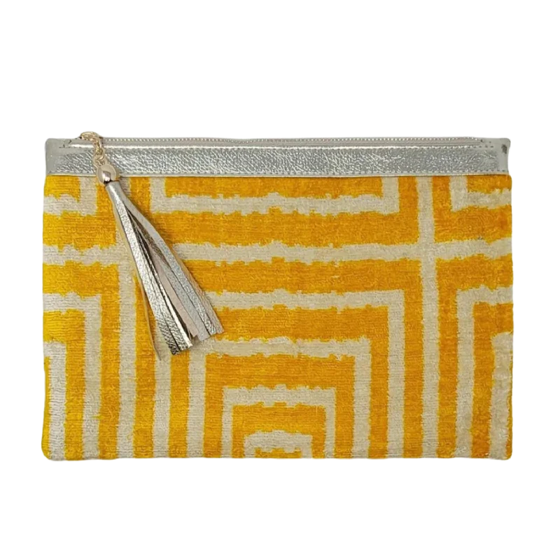 Luxurious But Budget-Friendly Bags Sophia Zipper Clutch