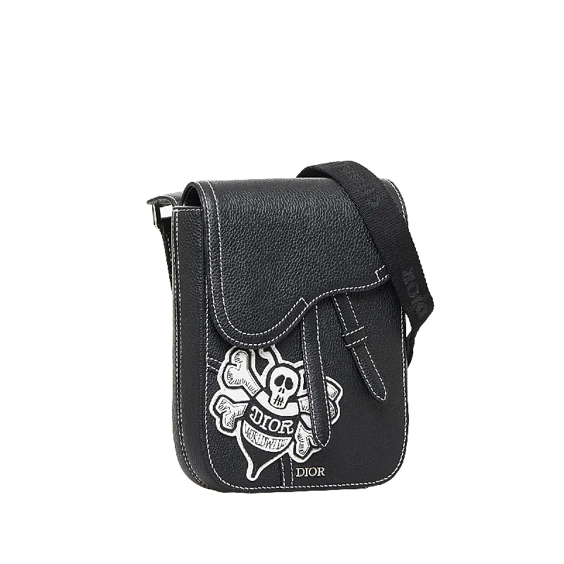 Bold Fashionistas Dior x Stussy Bee Applique Saddle Crossbody (SHG-ptcS1w)