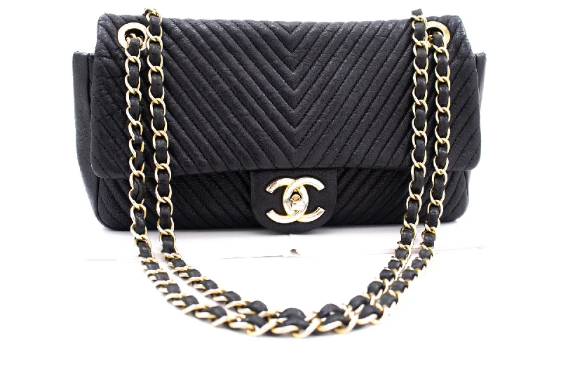 Chanel V-Stich  Leather Shoulder Bag (Pre-Owned)