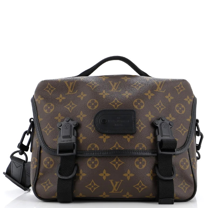 Stylish Bags For Fashion Influencers And Bloggers LV Trail Messenger Bag Macassar Monogram Canvas